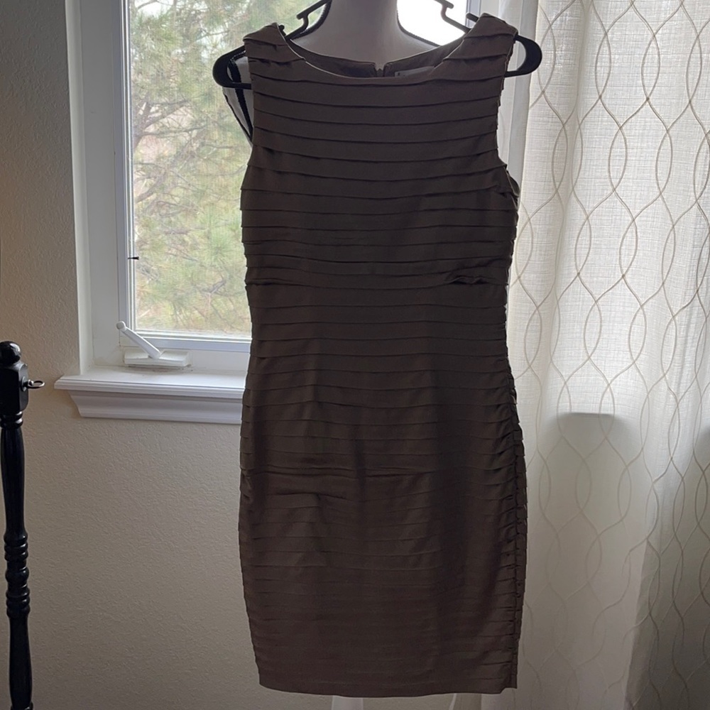 Brand New Calvin Klein size 4 beautiful with no tag